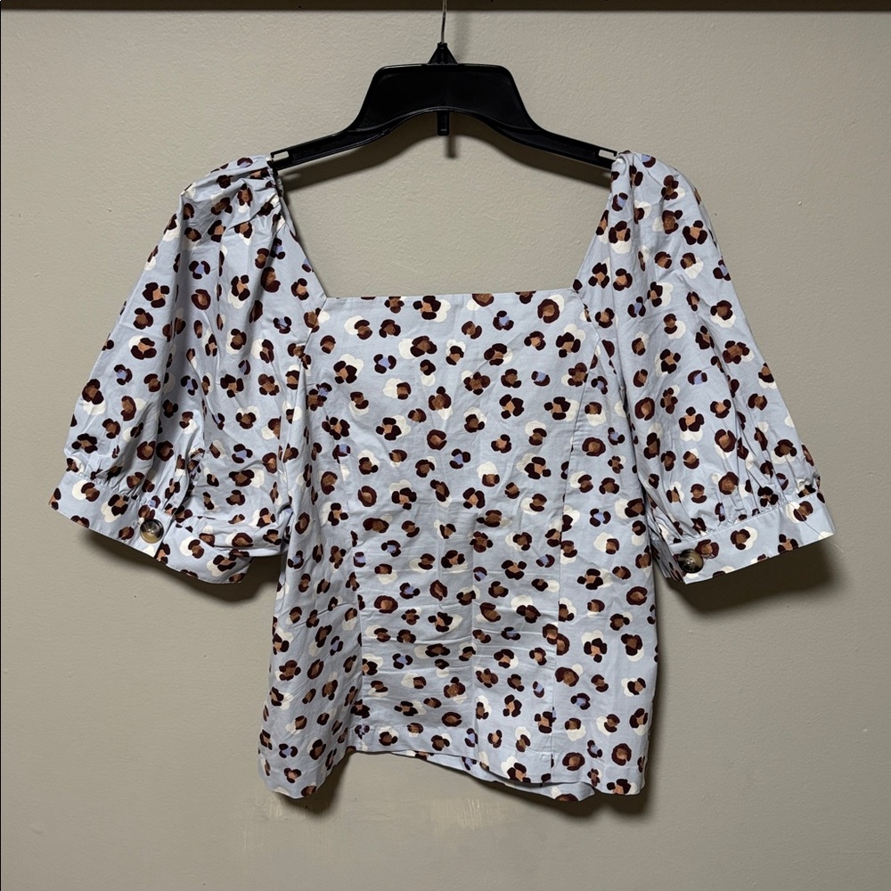 Ann Taylor Women’s Leopard Print Puff Sleeve Blouse Light Blue Size Large